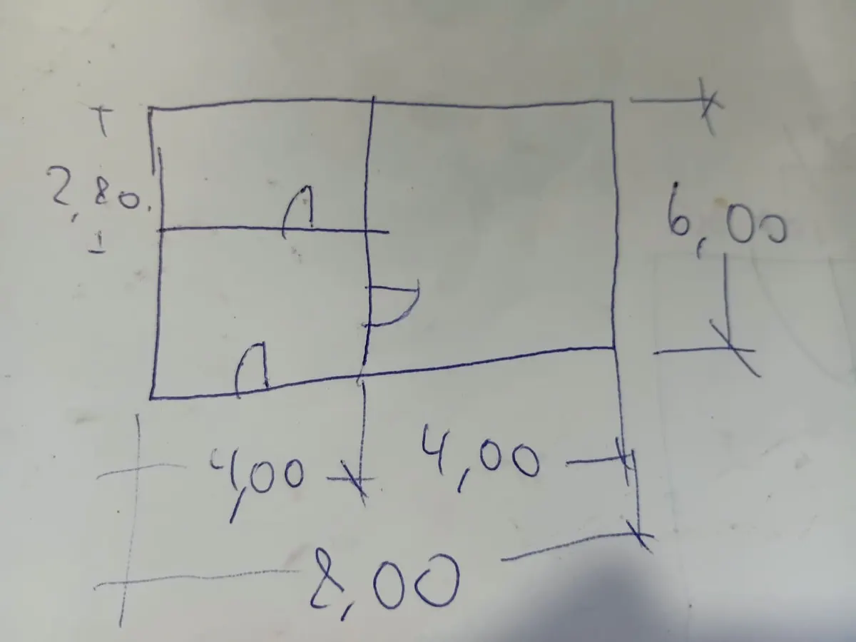 Foto de celular de um croqui à mão: casa de 8 por 6 metros com três cômodos, três portas e cotas de 4,00, 2,80 e 6,00 metros escritas a caneta